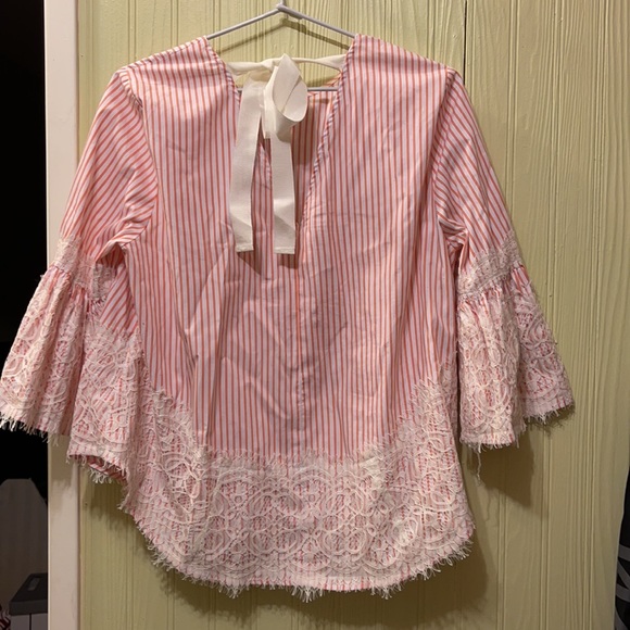 Lace-trimmed blouse - Picture 3 of 3